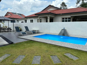 EnaBella Homestay Pool Melaka